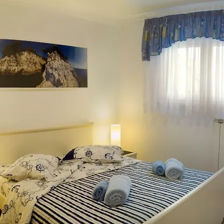 Apartament Banjole Yards *