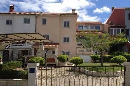 Apartament Banjole Yards *